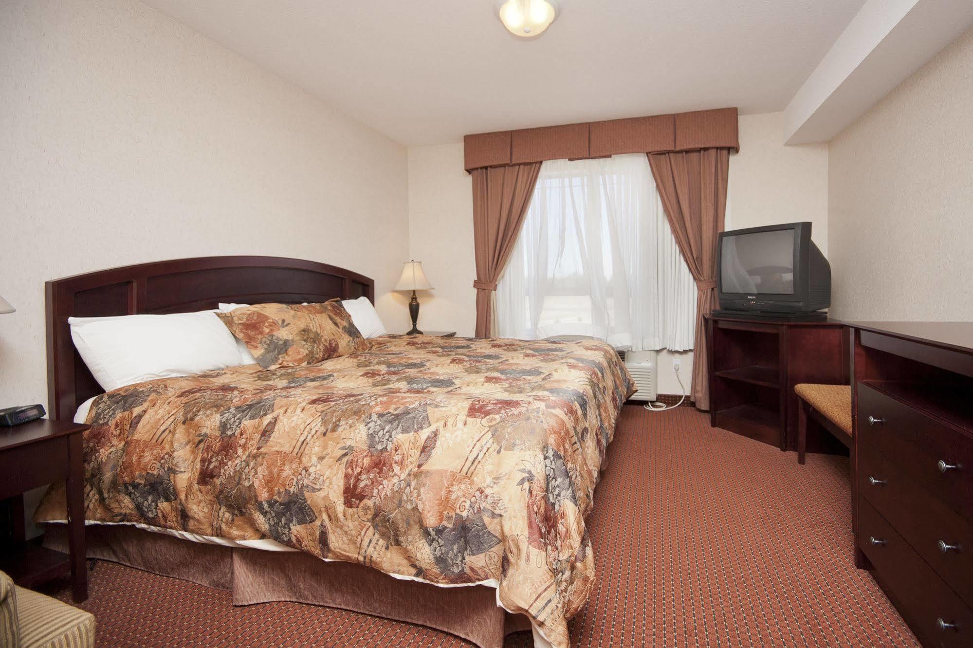 Peavine Inn & Suites High Prairie Eksteriør billede